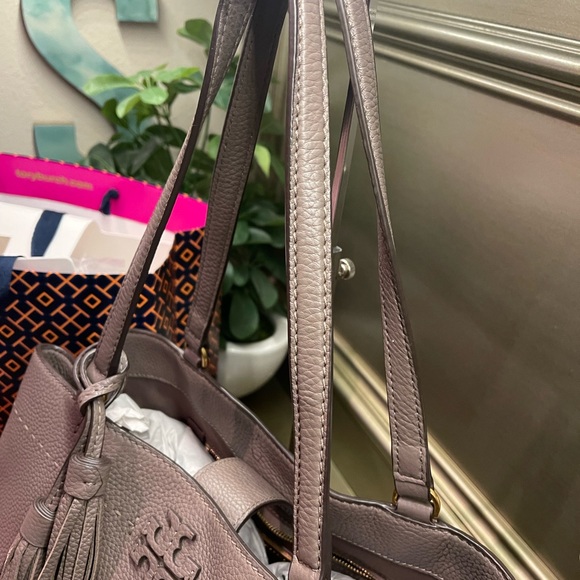 ✨Tory Burch McGraw Triple Compartment Purse ✨ - Picture 12 of 14